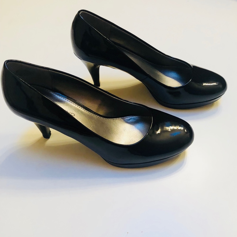 Bandolino Black Heels